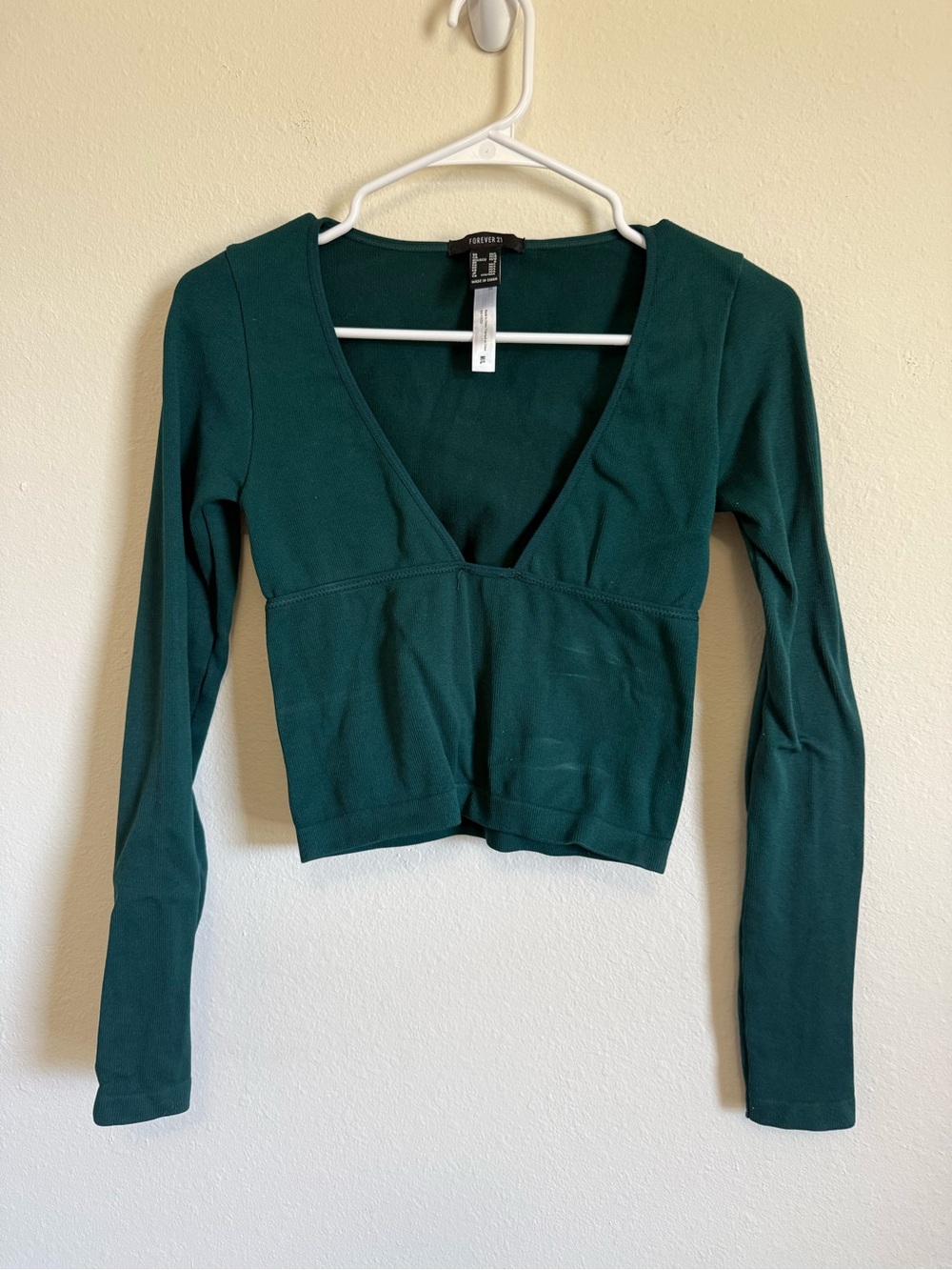 Forever 21 Teal V-Neck Long Sleeve Crop Top